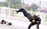 Mãn nhãn với màn võ thuật, bắn súng, đánh bắt khủng bố của Cảnh sát Cơ động Hà Nội